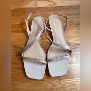 Reformation Veronica Flat Sandal Champagne - Size 10